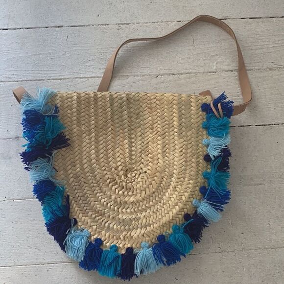 French Baskets Boho Fringe Pom Pom Mail Straw Bag - Picture 2 of 9